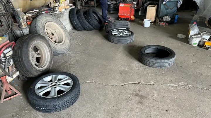 ラクティス グッドイヤーイーグルエグゼへタイヤ交換とバランス取り