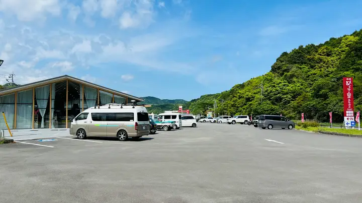 道の駅めじかの里 ミサキキッチンでランチ 海鮮丼・絶品宗田節グルメ 車中泊も可能