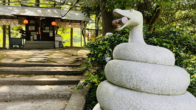 蛇王神社 天空にある蛇王神像が絶景で神秘的 高知県パワースポット