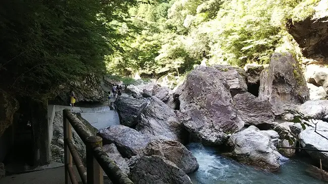 中津渓谷 ダイナミックな渓谷