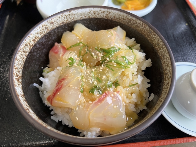 「魚吉」で鯛釜飯とひゅうが飯を食す！伊予市双海町