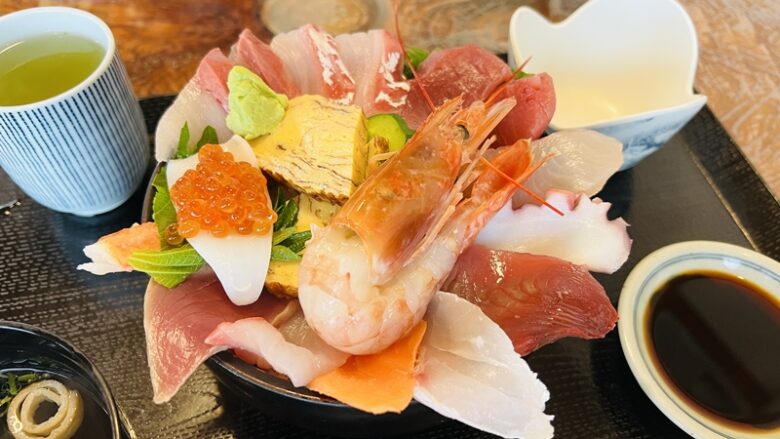 豪華な海鮮丼が人気 活魚レストラン藤 芸西村にある美味しいお店