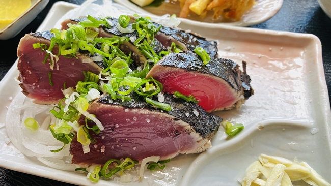 初鰹（初ガツオ） 藁焼き体験と美味しいカツオのタタキ 黒潮一番館