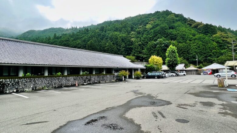 道の駅 土佐和紙工芸村 仁淀川沿いにあり温泉や宿泊施設・カヌー体験も人気