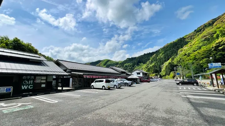 【高知】道の駅 四万十とおわ 車中泊できる? 四万十川の絶景と地栗・原木椎茸の名産品 ランチやグルメを満喫