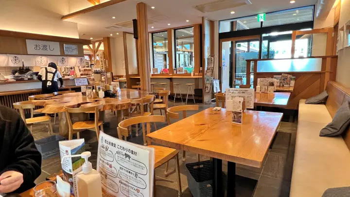 【道の駅 よって西土佐】四万十川沿いドライブの休憩・食堂・ケーキ・お土産が揃う人気スポット