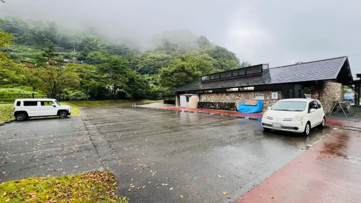 道の駅布施ヶ坂のトイレ裏は車中泊に良いスポット