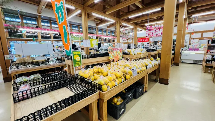 道の駅 天空の郷さんさん 直売所「物産館さんさん」