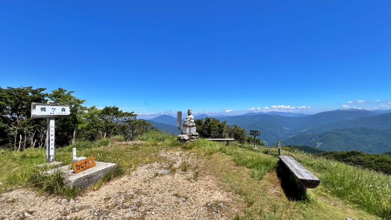 高知県 梶ヶ森 山頂まで車で行けます。 パノラマ大絶景で夏は涼しく夜は満天の星空