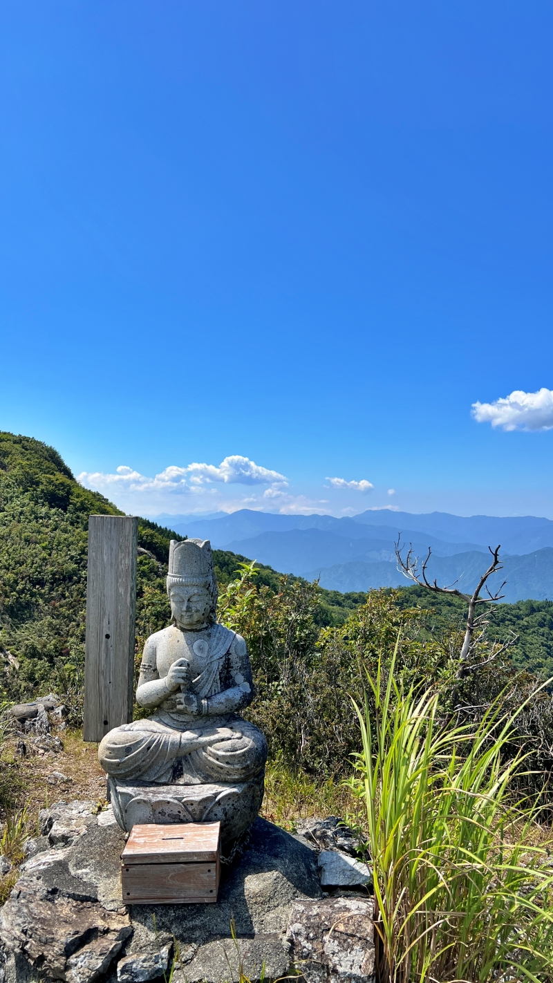 高知県 梶ヶ森 山頂まで車で行けます。 パノラマ大絶景で夏は涼しく夜は満天の星空