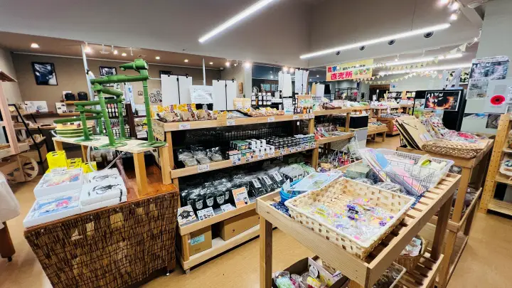 道の駅みかわ 豊富なお土産物販売