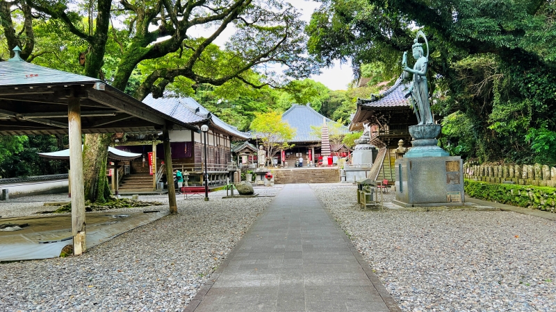 室戸岬にあるお寺 「最御崎寺 24番札所」灯台は恋人の聖地で絶景