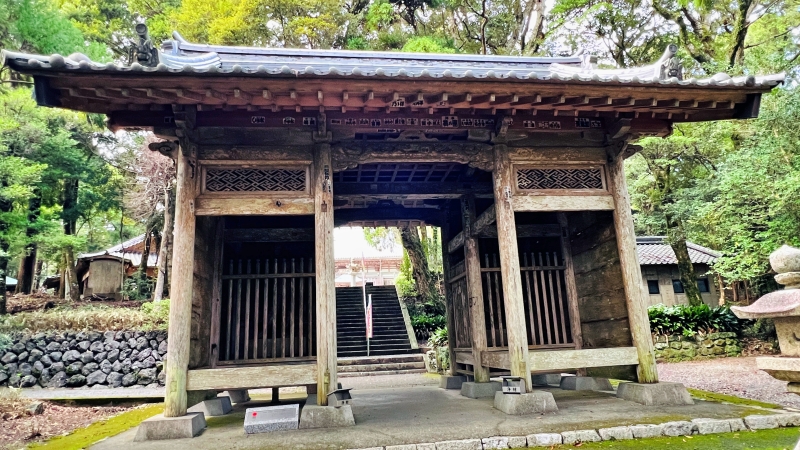 室戸市にあるお寺 「金剛頂寺 26番札所」 厄落とし階段もあります。