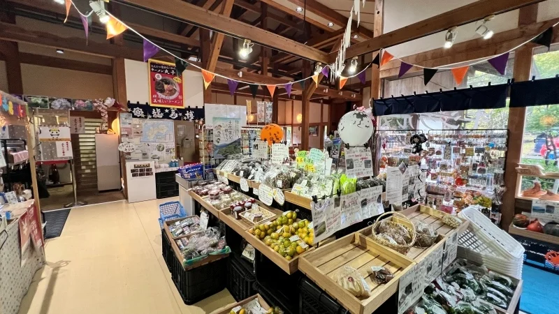 道の駅 ゆすはら 車中泊できて人気 温泉もあります。近くにはキャンプ場 ライダーズイン