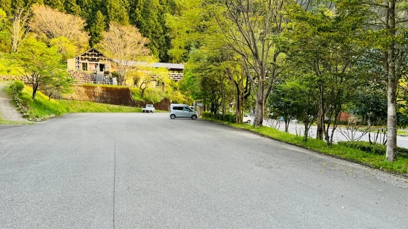 道の駅 ゆすはら 車中泊できて人気 温泉もあります。近くにはキャンプ場 ライダーズイン