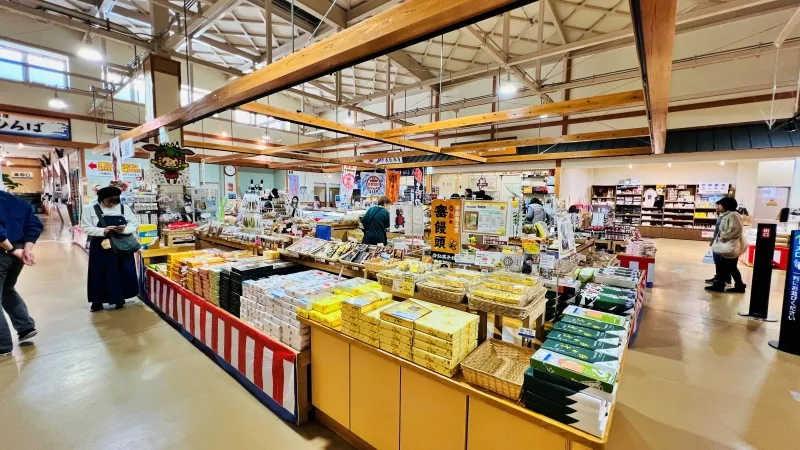 道の駅 きさいや広場 ロイズが大人気 レストランのご飯、じゃこ天も絶品