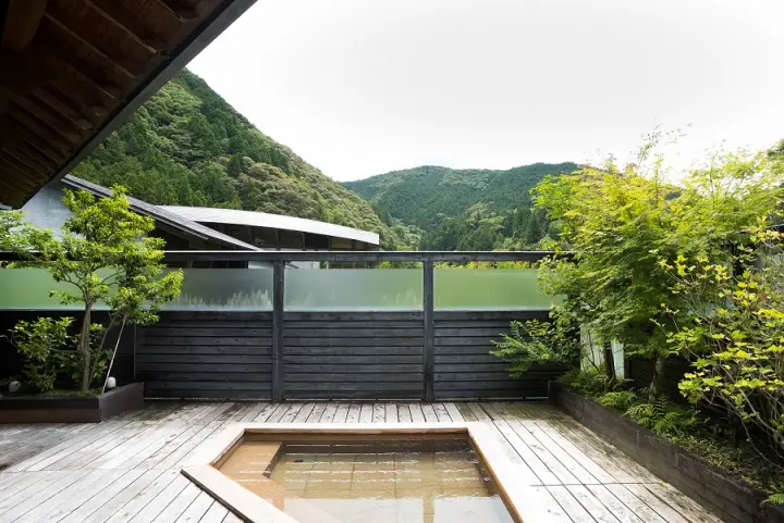 高知・オーベルジュ土佐山 静かな露天風呂