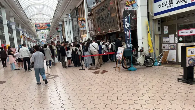 高知市中心街を散策したGW ひろめ市場 高知城 春花まつり 風工房イチゴアイス