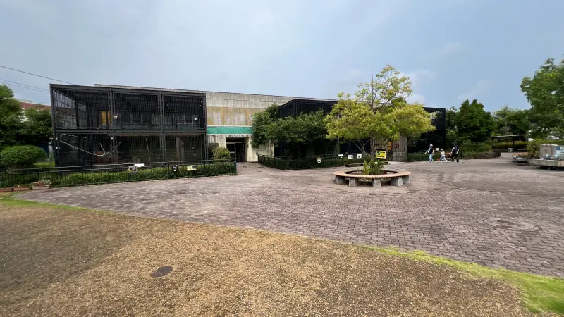 わんぱーくこうち 無料の動物園 遊具や滝で水遊び 家族みんなで楽しもう!