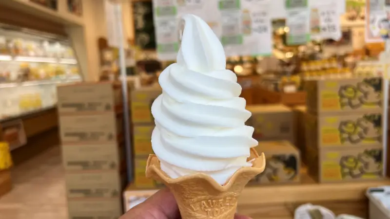 馬路村 ゆずソフトクリームが美味しい アンテナショップには名産品が揃ってます。