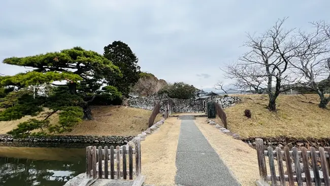 安芸城跡を散策 ランチは「かき揚げちりめん丼」を食べて安芸市を満喫