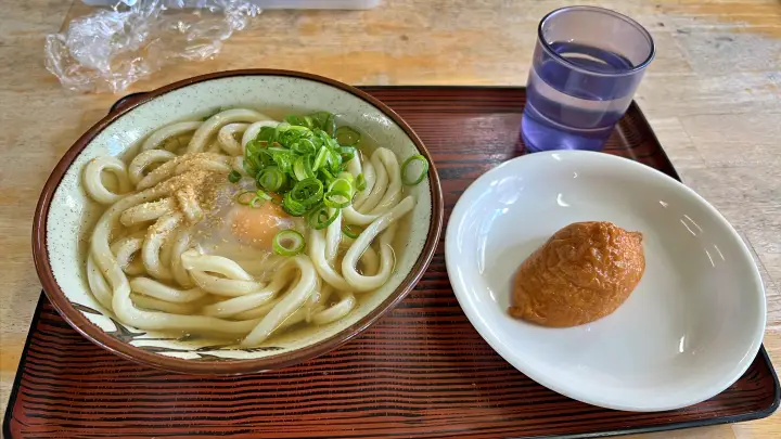 めんくい 手打ちうどん まんのう町で早朝から営業のお店 安くて気軽に食べれます。