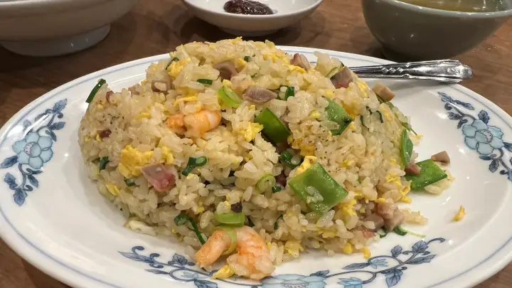 南京町 神戸中華街 民生（みんせい）名物イカの天ぷらが絶品 水餃子や五目焼飯もおススメ