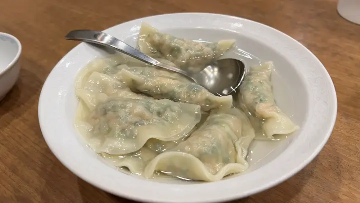 南京町 神戸中華街 民生（みんせい）名物イカの天ぷらが絶品 水餃子や五目焼飯もおススメ