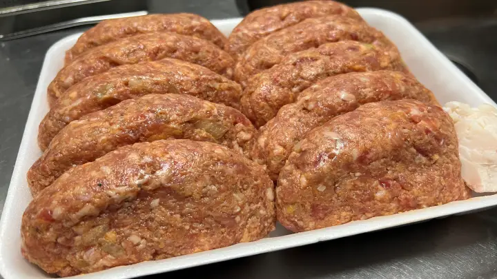 【高知市】清遠精肉店の火曜限定ハンバーグが絶品!予約必須の「肉汁爆弾」を実食