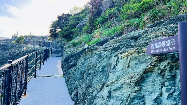 【完全ガイド】佐田岬灯台や四国最西端の観光情報！駐車場からの所要時間や絶景ポイントを解説