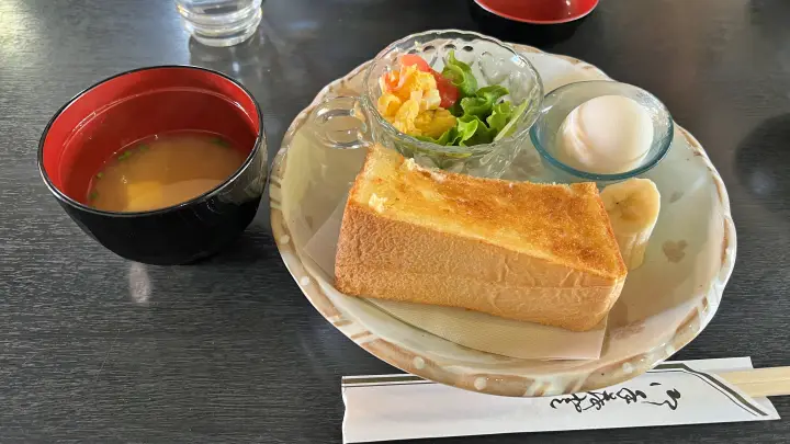【高知市】喫茶店のんた モーニング｜日曜営業・早朝営業 美術館のような静かな店内が心地いい