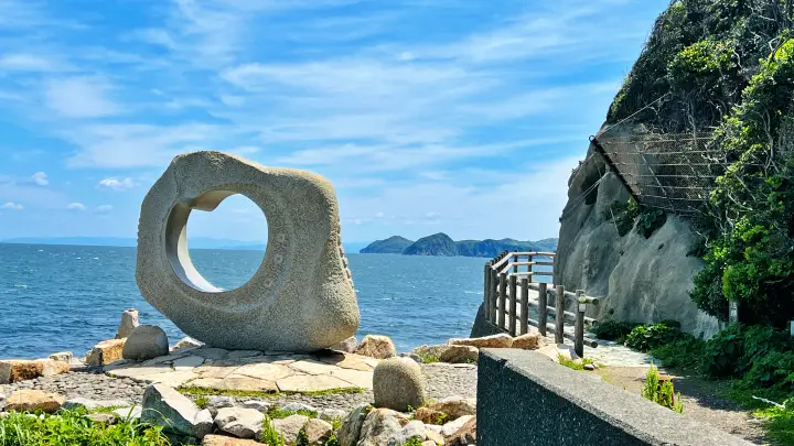 かもだ岬 モニュメント