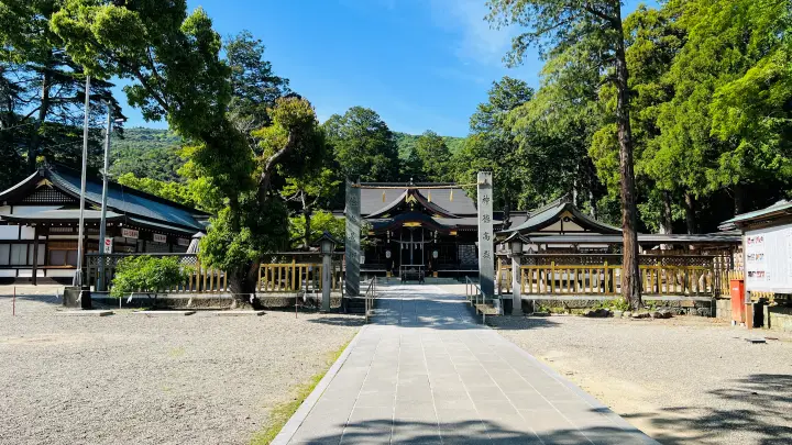 大麻比古神社 境内 拝殿 本殿