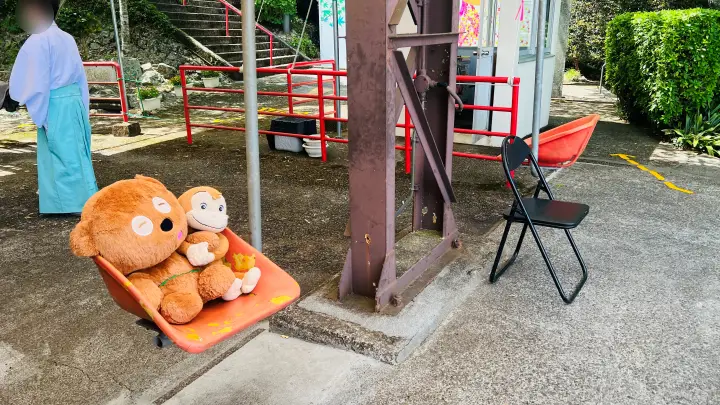 津峯神社 ぬいぐるみが乗るリフト