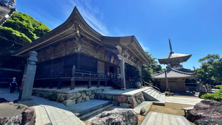 金剛福寺 本堂と多宝塔