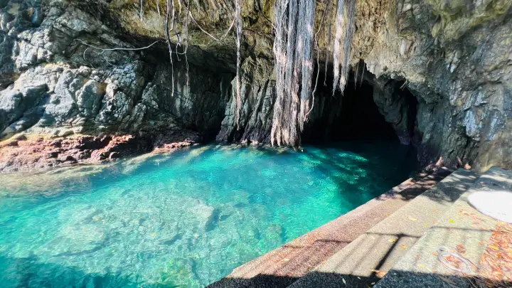 【高知の青の洞窟】海老洞に行ってきた！想像以上に青かった土佐清水の穴場絶景