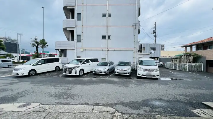 ラーメンショップフライブルク店 駐車場はお店右側